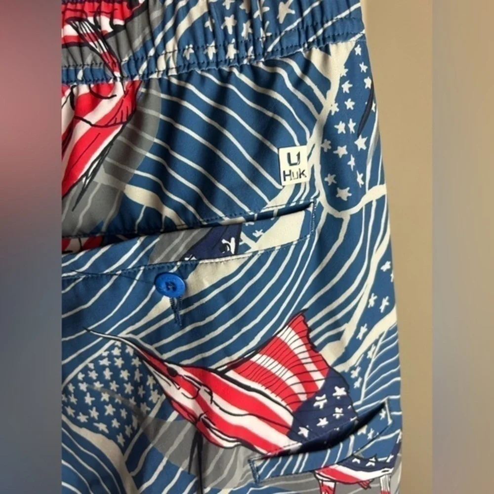 Huk flags and fish linerless shorts size XL